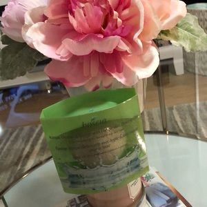 Brand NWT Boscia Konjac Cleansing Sponge